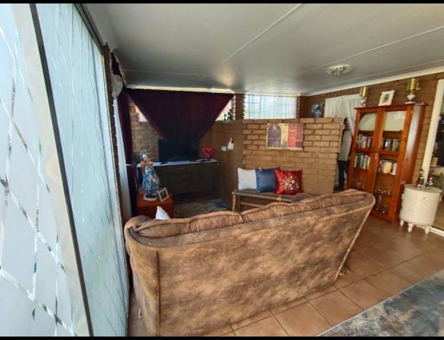 1 BEDROOM TOWNHOUSE FOR SALE IN CLARINA